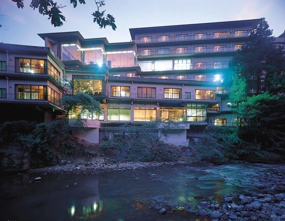Yamanaka Onsen Shirasagiyu Tawaraya Hotel Кага Екстериор снимка