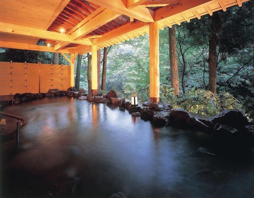 Yamanaka Onsen Shirasagiyu Tawaraya Hotel Кага Екстериор снимка