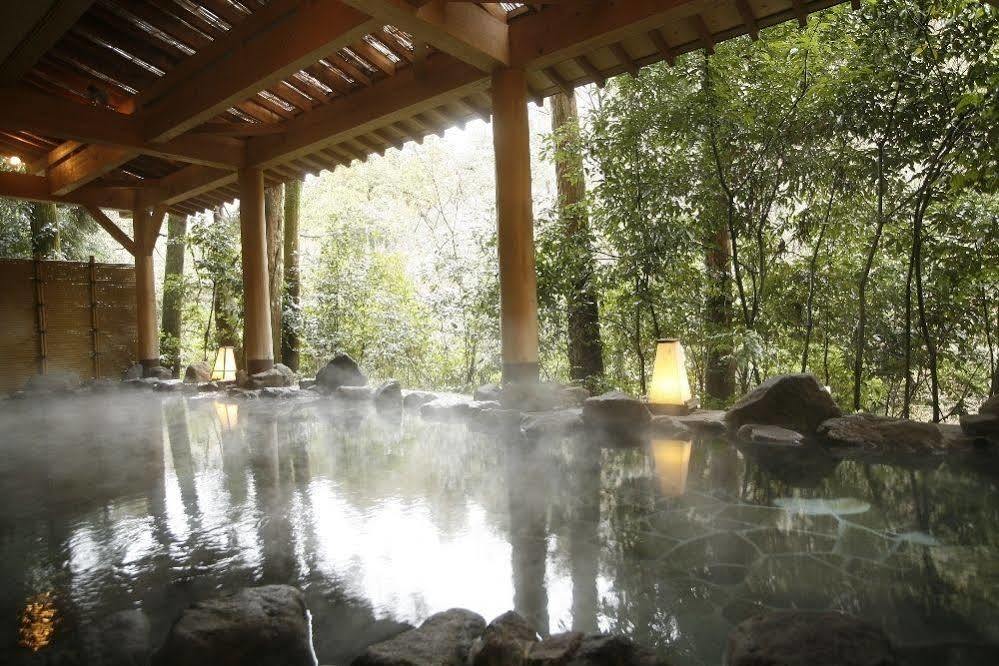 Yamanaka Onsen Shirasagiyu Tawaraya Hotel Кага Екстериор снимка