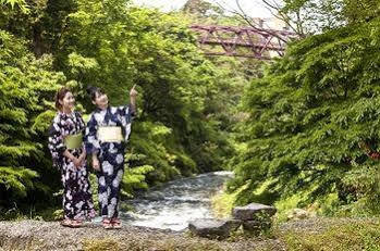 Yamanaka Onsen Shirasagiyu Tawaraya Hotel Кага Екстериор снимка